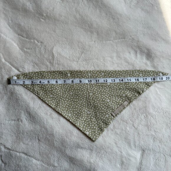 NWT Loic by Design Ditsy Daisy Floral Dog Bandana, Taupe + White, Size Medium - Picture 11 of 13